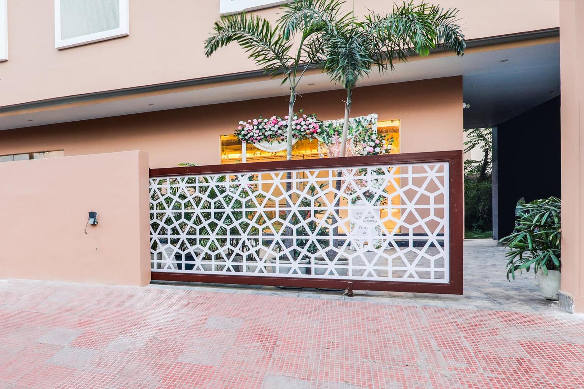 Super Townhouse Viraj Khand Formerly Veridian Inn Chinhat Exterior photo