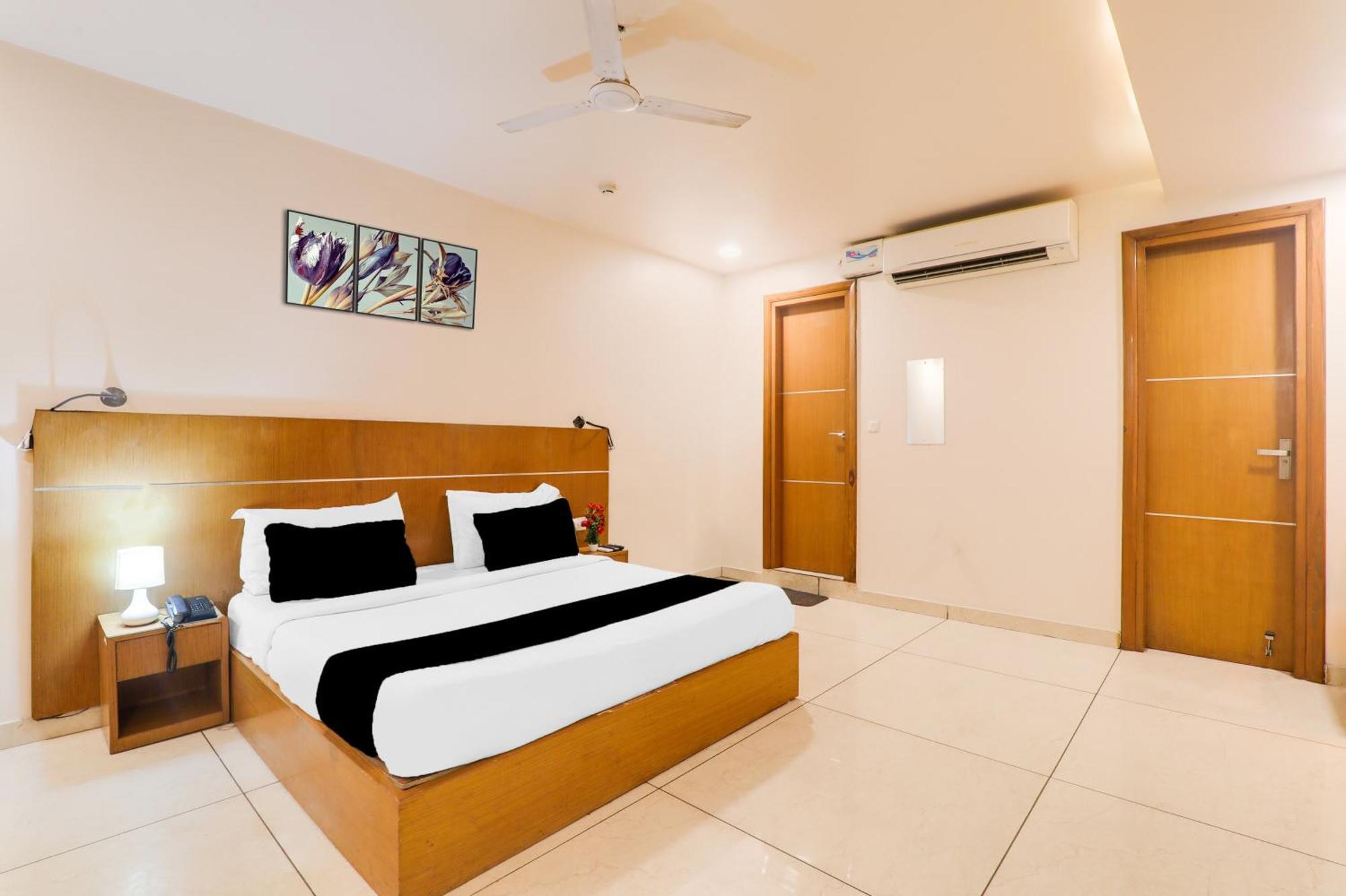 Super Townhouse Viraj Khand Formerly Veridian Inn Chinhat Exterior photo