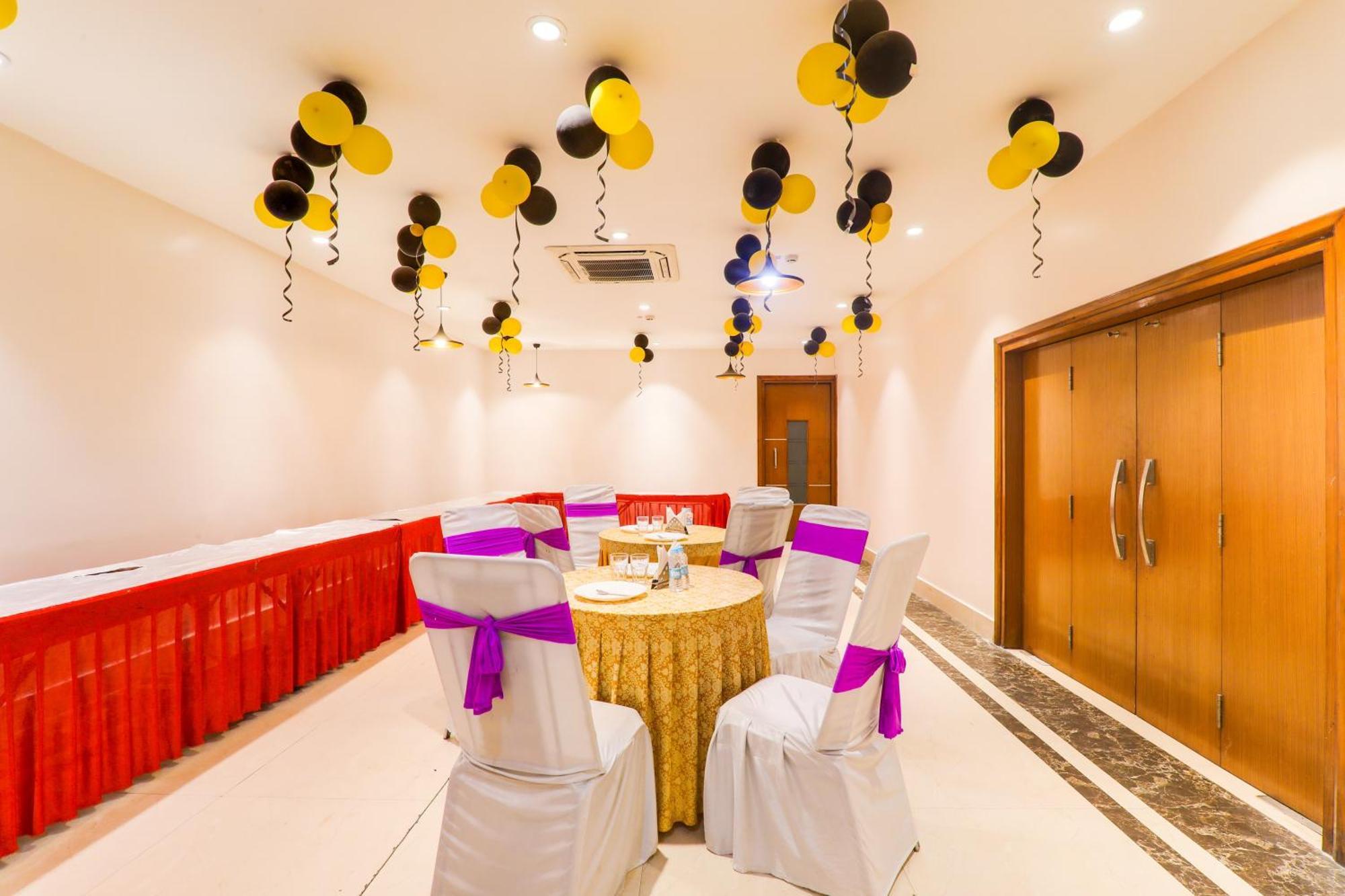 Super Townhouse Viraj Khand Formerly Veridian Inn Chinhat Exterior photo